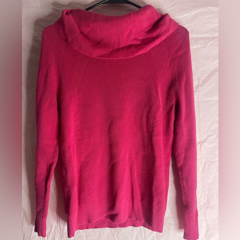women's small banana republic pink turtleneck
